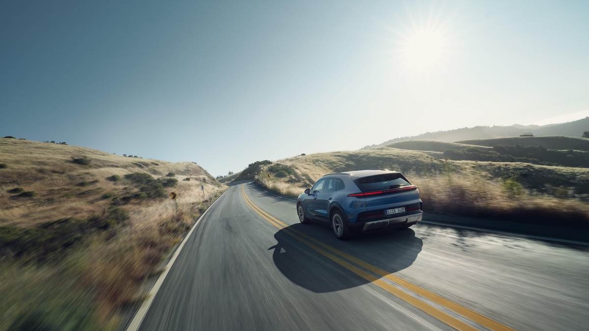 Cayenne S Electric總輸出達544匹（400 kW），若啟用起跑控制 （Launch Control），更可瞬間爆發666匹（490 kW） 最大動力。（圖／Porsche提供）