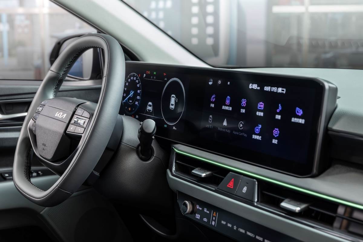 雙12.3吋全景顯示螢幕。（圖／台灣森那美起亞提供）