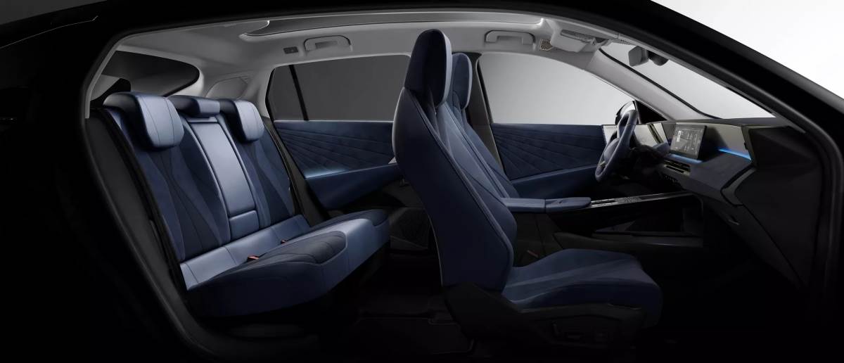 車輛軸距增加50 mm，來到2,790 mm，有效讓腿部空間表現更好。（圖／DS提供）