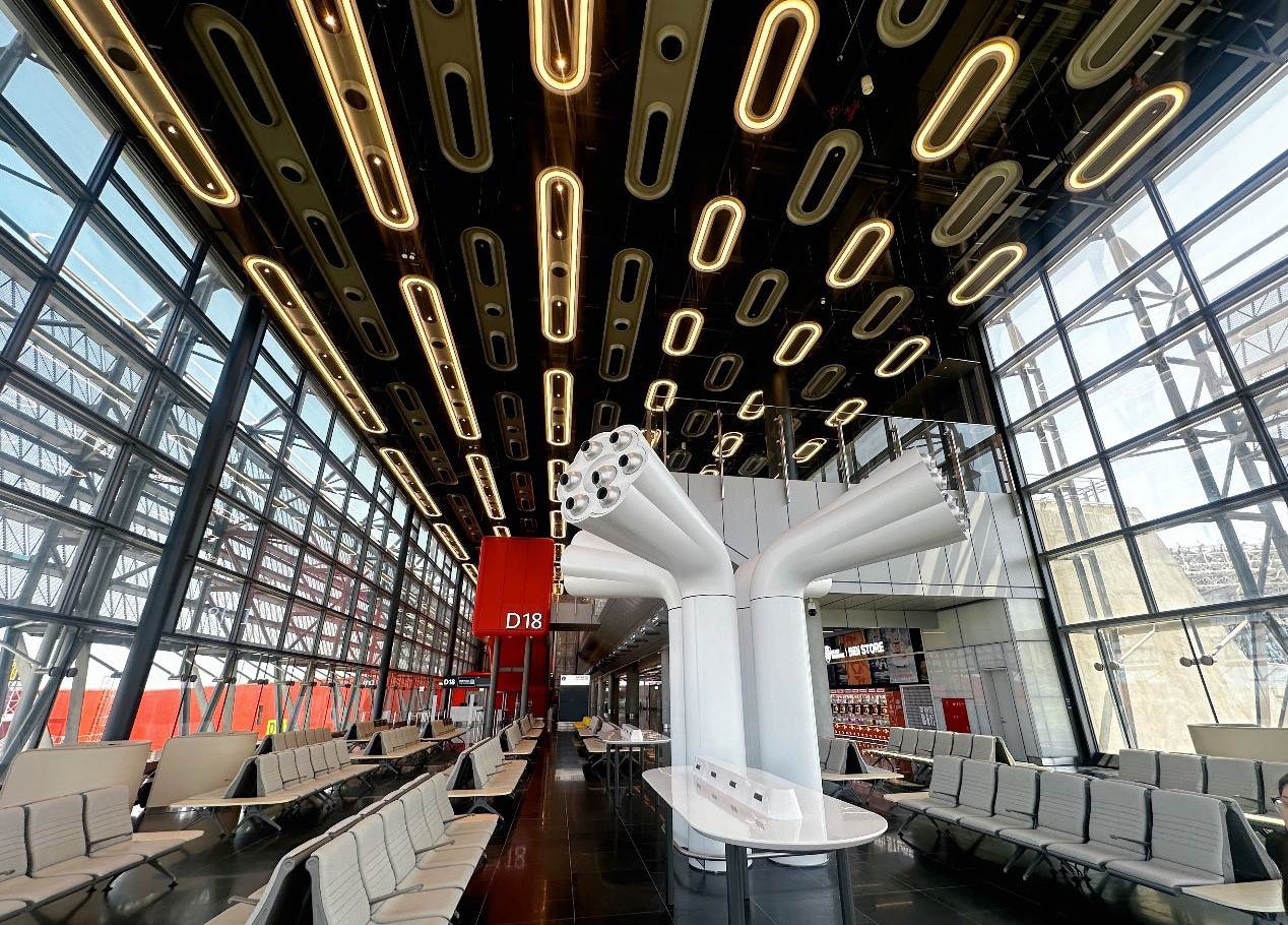 桃園機場挺進世界頂尖行列，機場公司會持續深耕工程建設與服務品質。（圖／桃園機場提供）