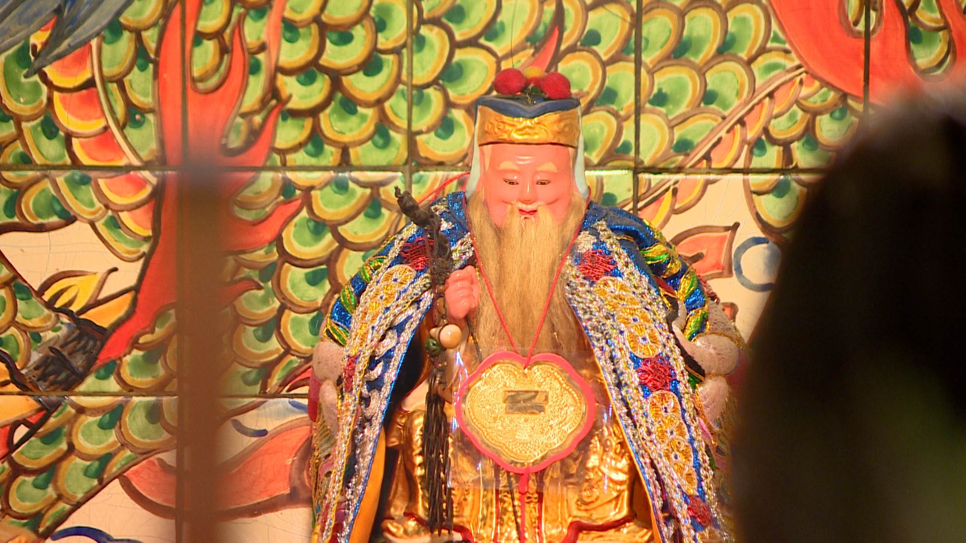 序列 18.00_02_15_27.Still015