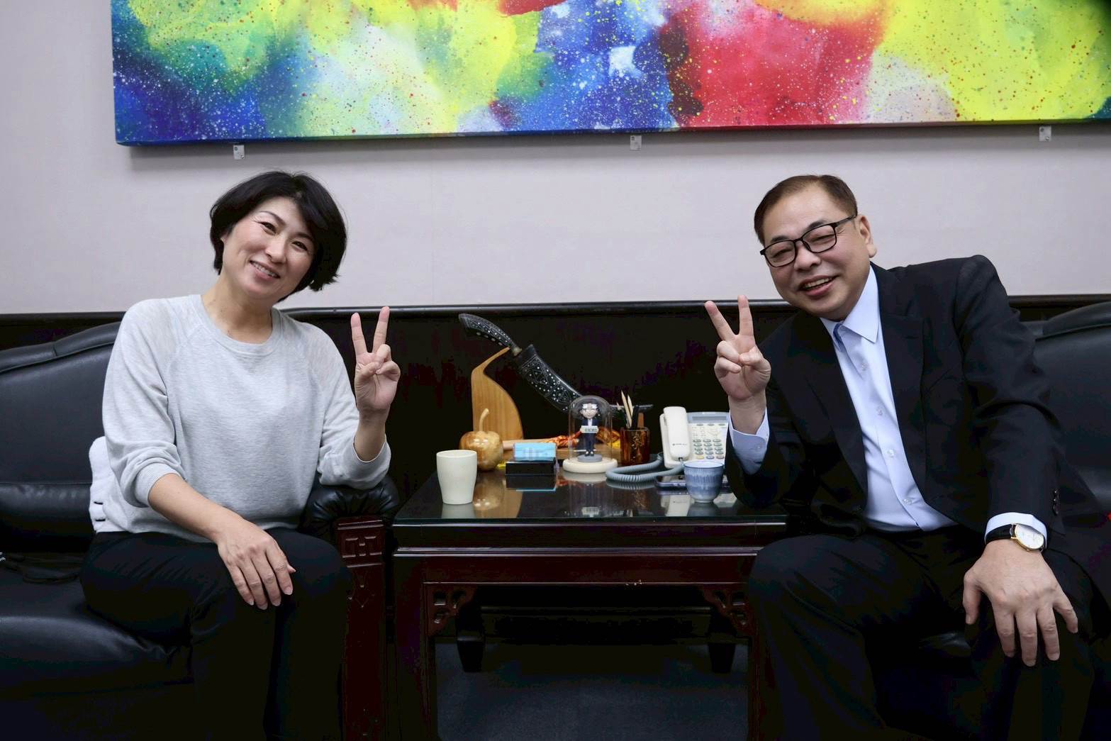 陳見賢與饒慶鈴合照，推動科技與觀光合作，深化新竹—台東區域發展。（圖／業者提供）