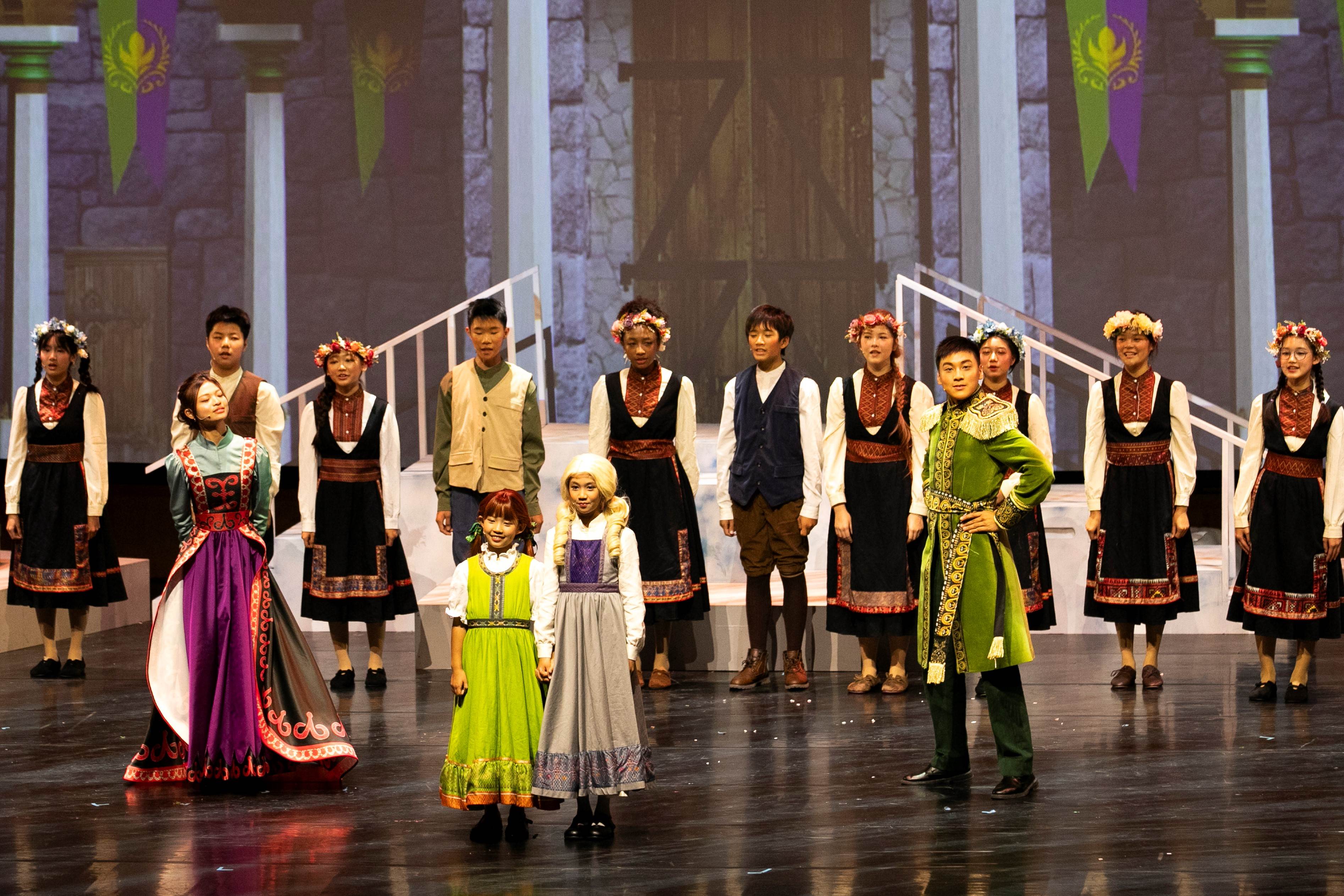 音樂劇融入在地文化元素，提升整體視覺與藝術層次。（圖／高雄美國學校提供）