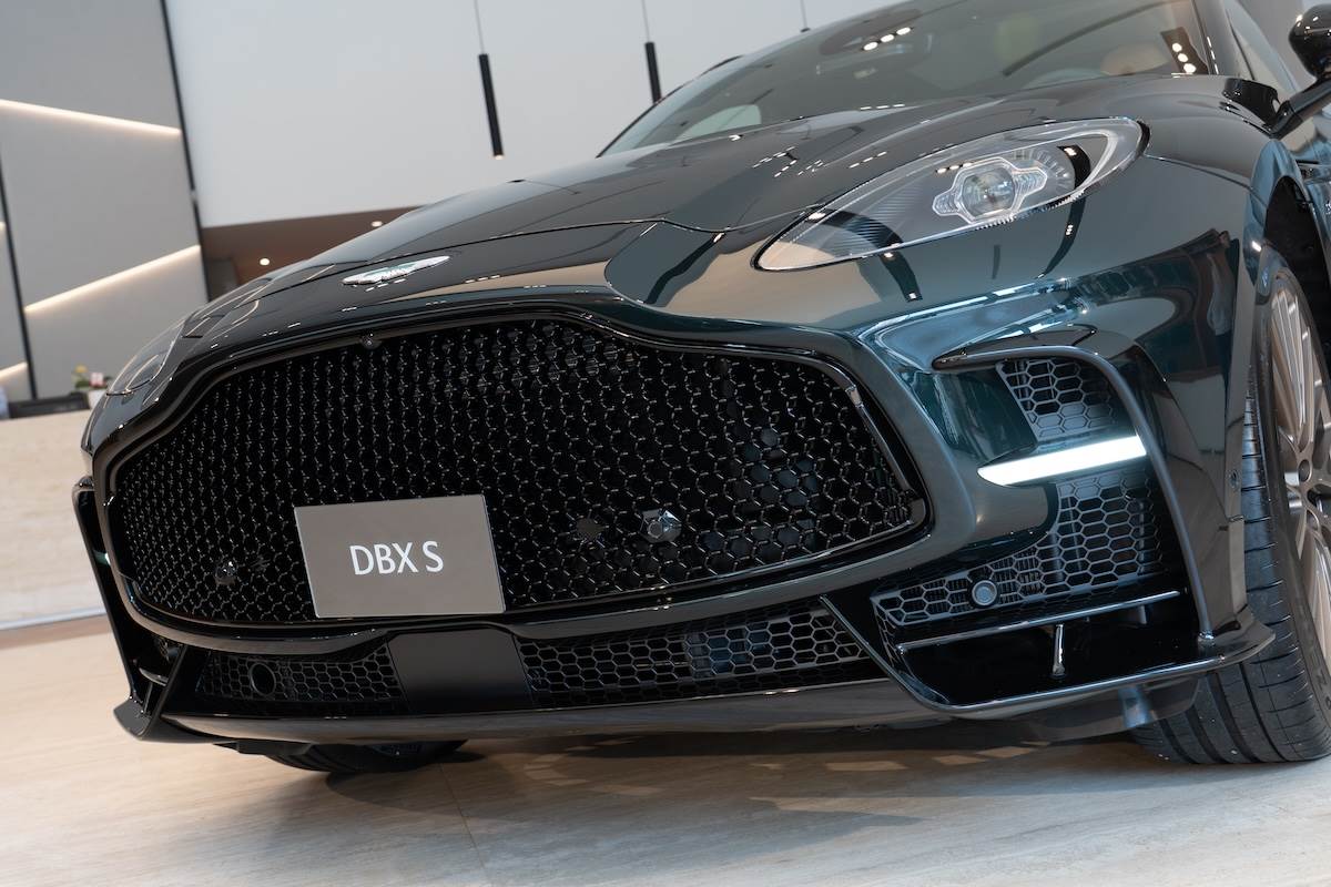 車頭導入蜂巢式水箱護罩與專屬空力套件。（圖／林昱丞攝影）