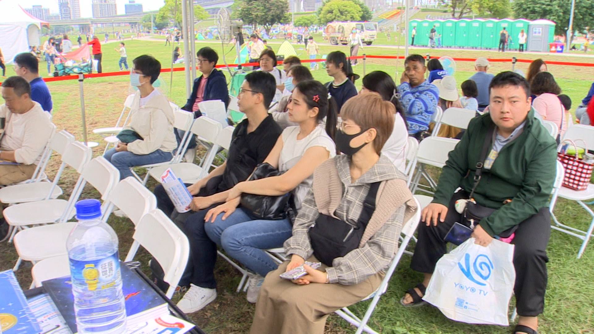 為了建立正確理財觀念，證券投資信託公司在親子嘉年華活動中設置了「購物體驗區」，並特別舉辦親子理財講座。（圖／東森新聞）