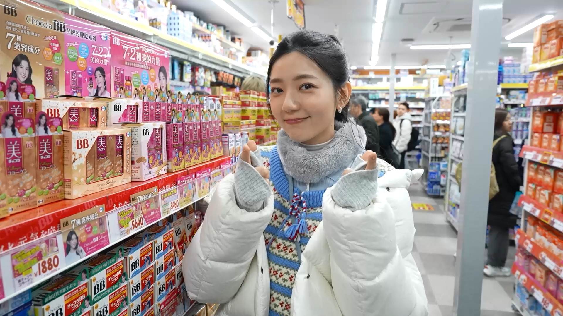 郭雪芙身為日本知名保健品牌多年代言人，赴日工作不忘直奔藥妝店掃貨，大方分享維持美麗與元氣的祕密武器。（圖／東森新聞）