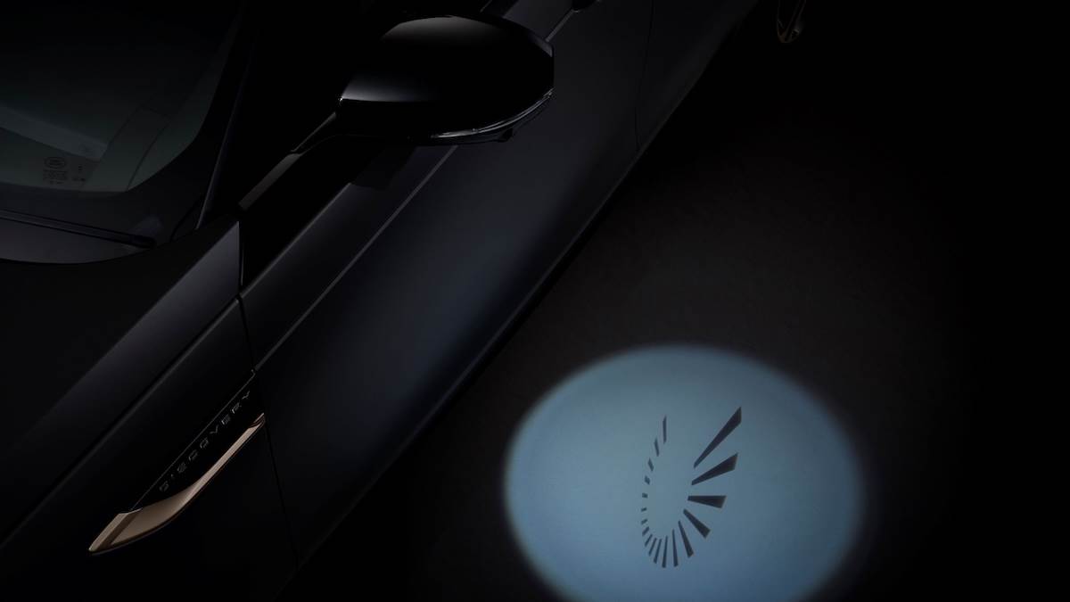 象徵力量與動感的Tempest螺旋徽飾被巧妙運用在許多細節上。（圖／JLR Taiwan提供）