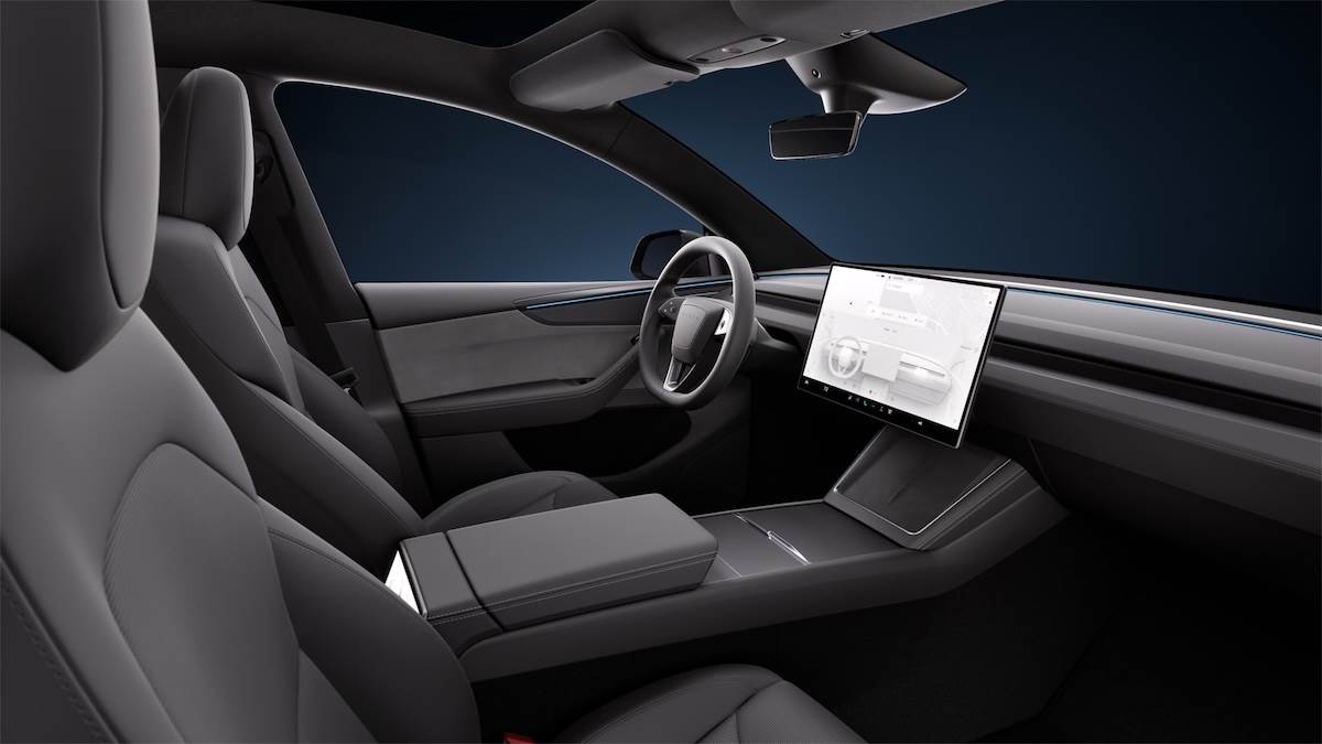 車艙導入全新深黑色頂棚。（圖／Tesla提供）