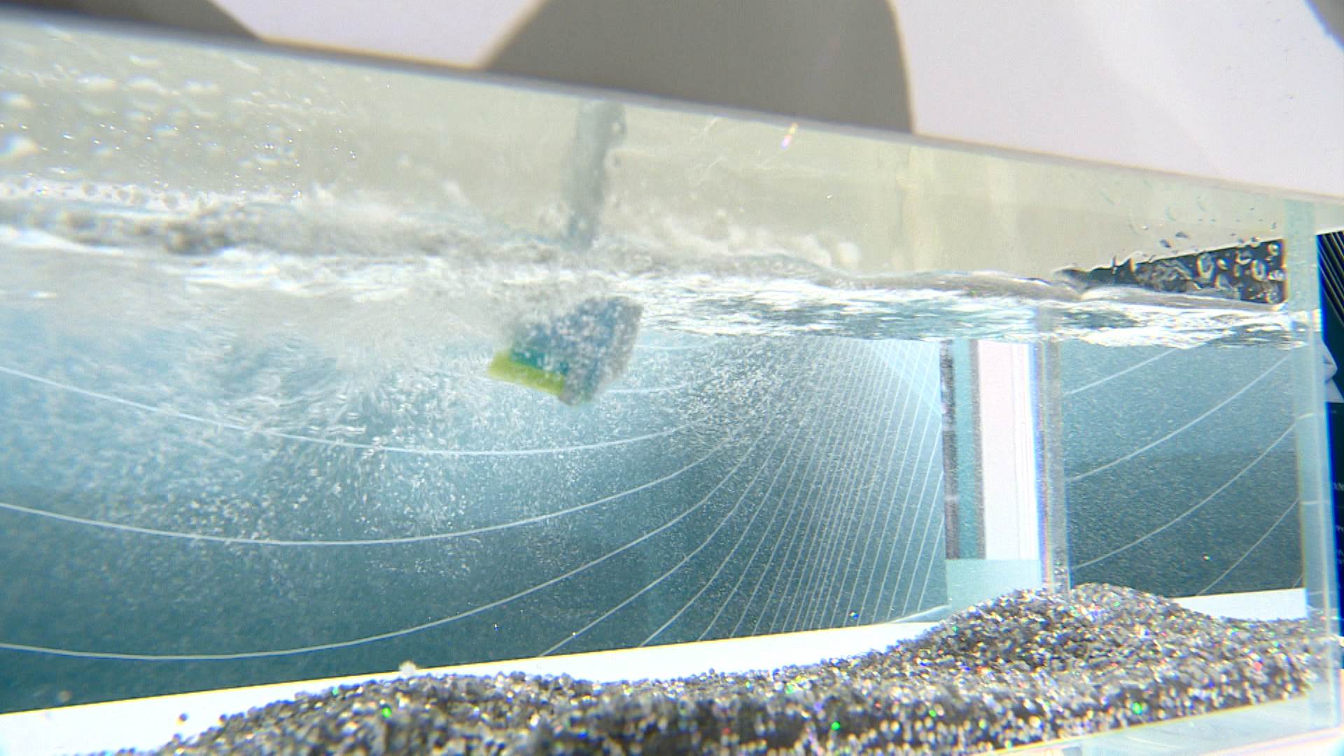 飛利浦Sonicare<a href='/search/tags/音波科技/' target='_blank'>音波科技</a>，強化口腔清潔效率。（圖／東森新聞）