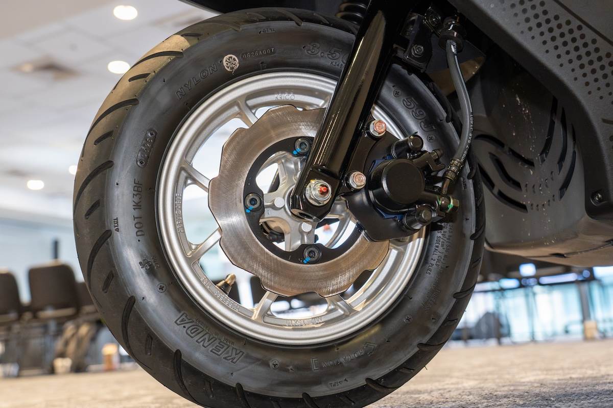 2026年式迪爵125有碟煞與鼓煞版本，價差3,000元。（圖／林昱丞攝影）