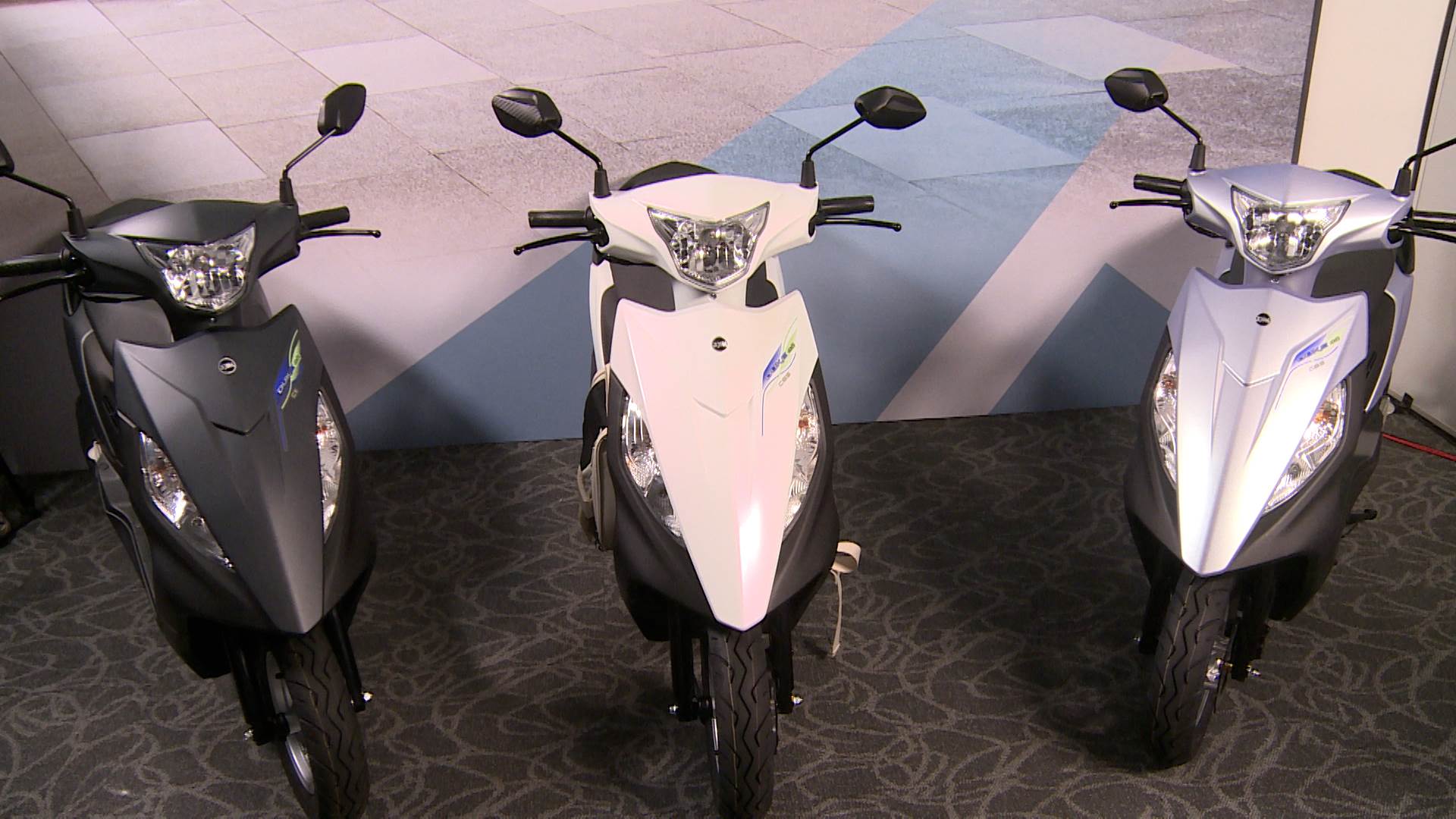 序列 18.00_00_25_27.Still033