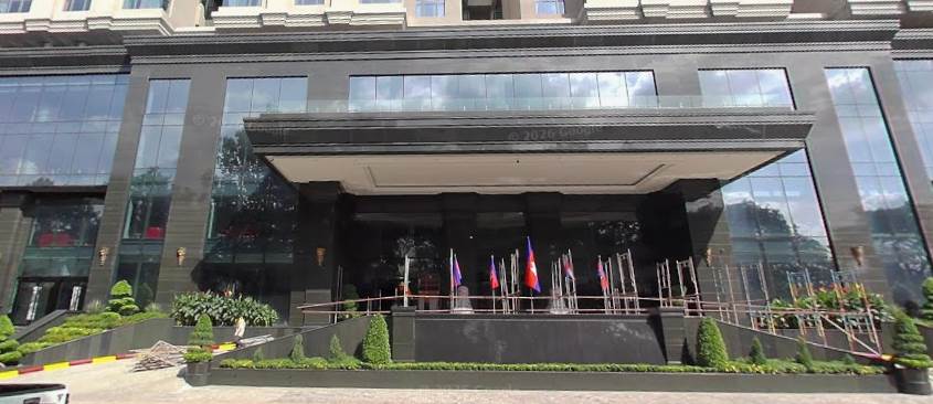 柬埔寨警方鎖定位於金邊莫尼旺大道的溫德姆至尊金邊首都酒店。（圖／翻攝自Google maps）