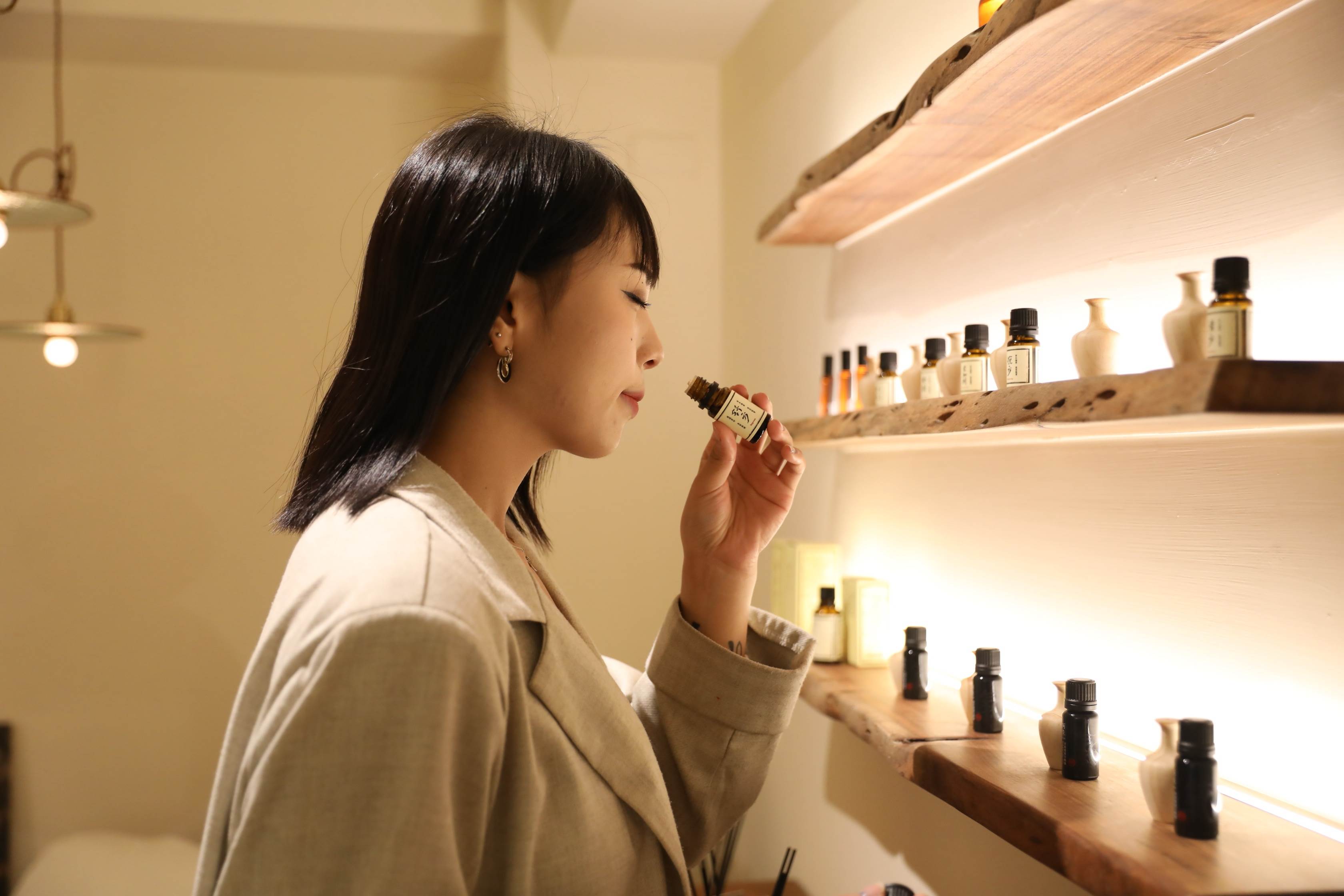 阿原精油系列融合陽明山青草植萃香氣，帶來放鬆身心的日常療癒時光。（圖／阿原YUAN提供）