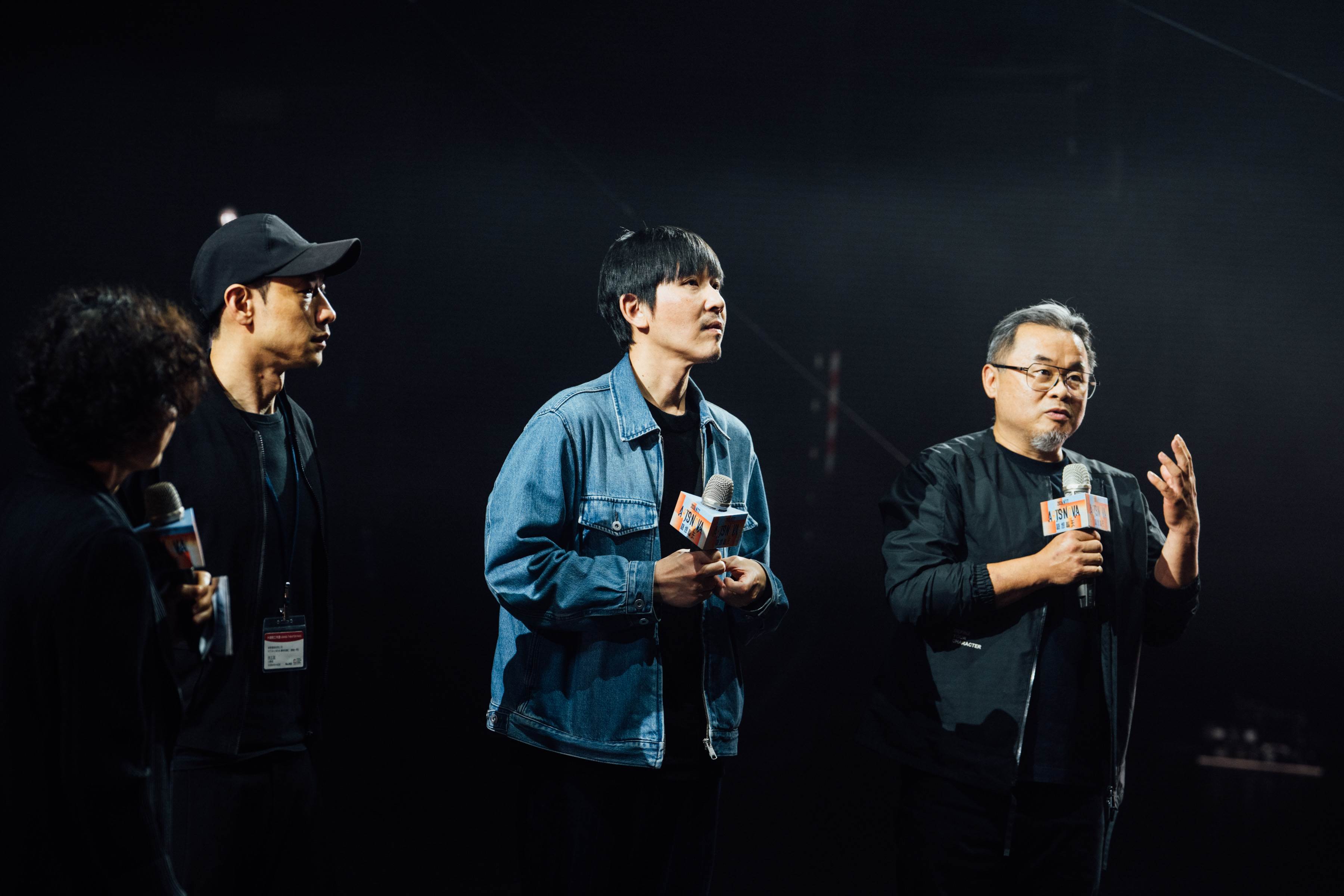 2026 NTT Arts NOVA豪華朗機工《最後一問》豪華朗機工三位主創分享首度挑戰大型無人劇場的創作歷程，期盼以科技承載記憶，讓觀眾看見機器的靈魂。(圖/臺中國家歌劇院提供)