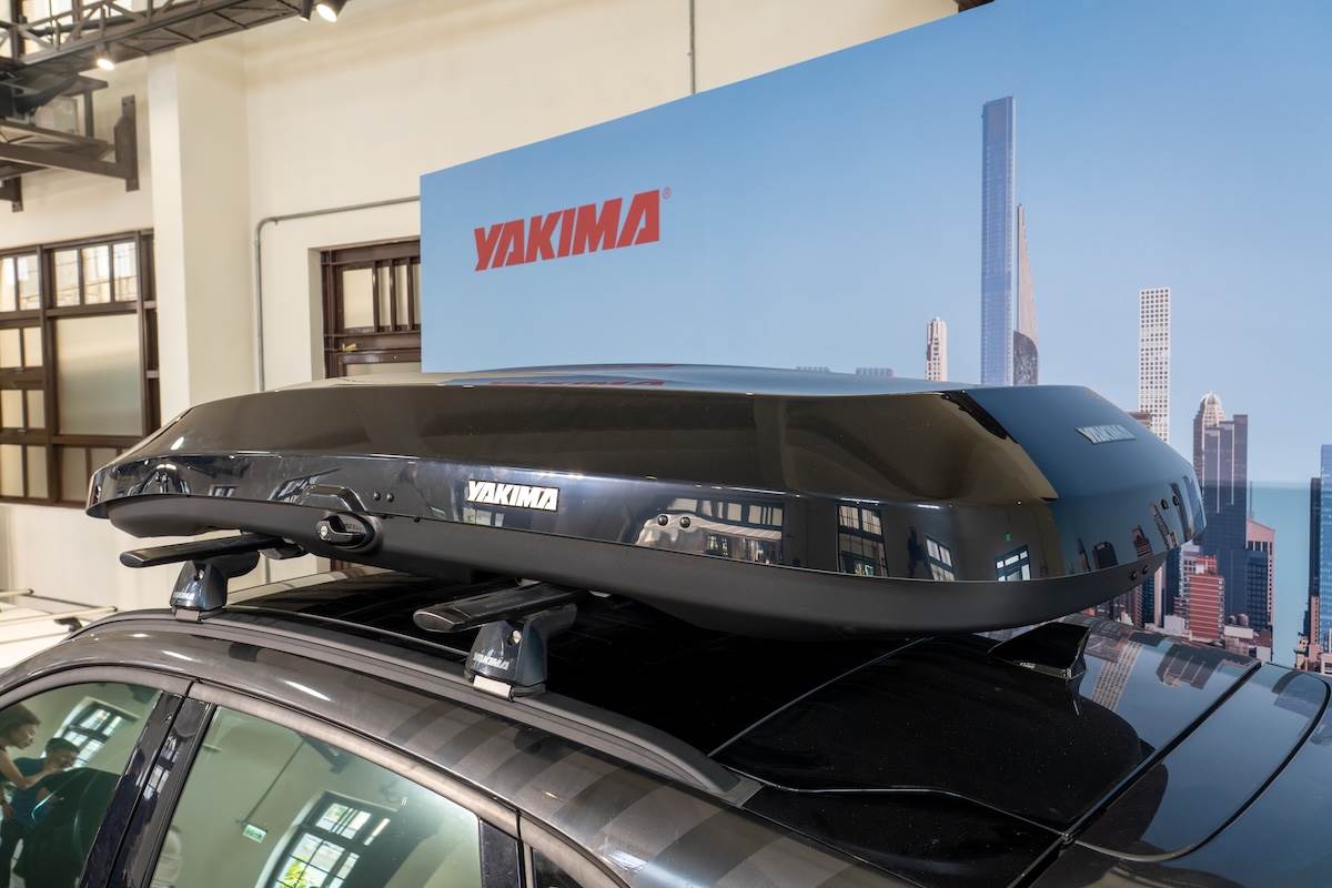 隧道型車頂箱採用下沉式的結構設計，能更貼合現代車款更流線型的車頂造型。（圖／林昱丞攝影）