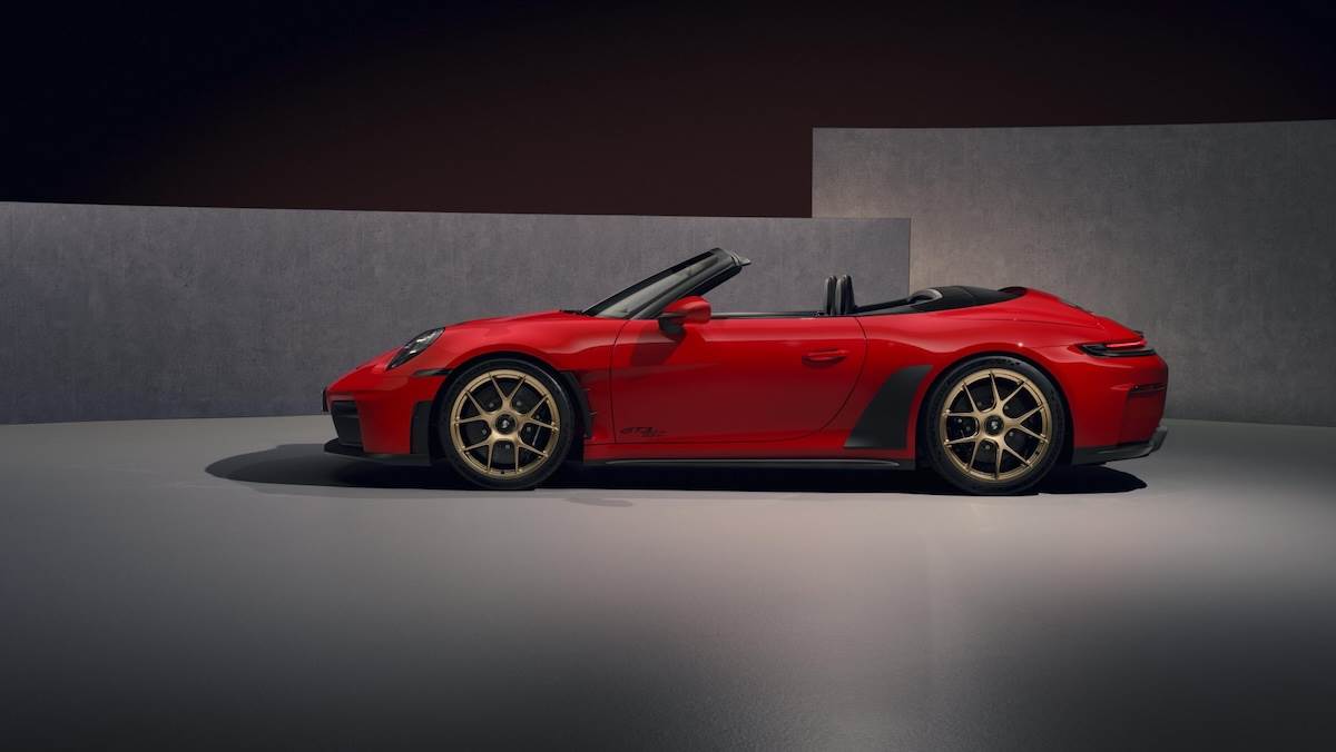 911 GT3 S/C標配保時捷陶瓷複合煞車系統（PCCB），沿用自911 S/T的前20吋、後21吋中央單一鎖定設計輪圈由輕量化鎂合金製成。（圖／Porsche提供）