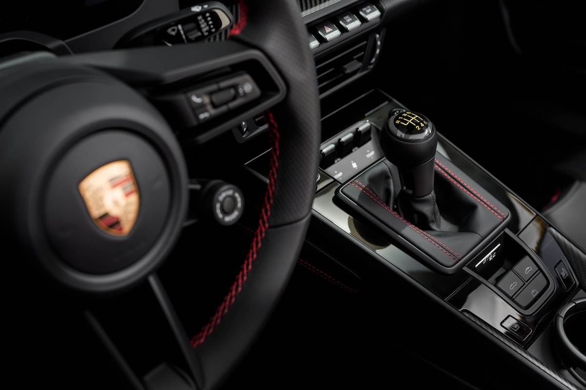 911 GT3 S/C搭載4.0升六缸水平對臥自然進氣引擎，最大馬力為510匹，搭配六速GT跑車手排變速箱。（圖／Porsche提供）