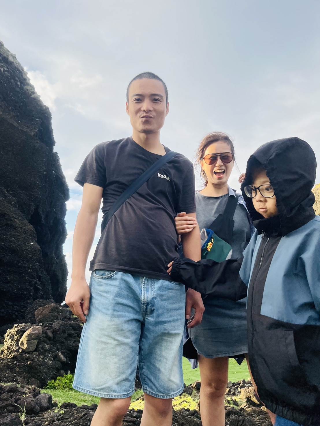 許小弟一家。翻攝畫面