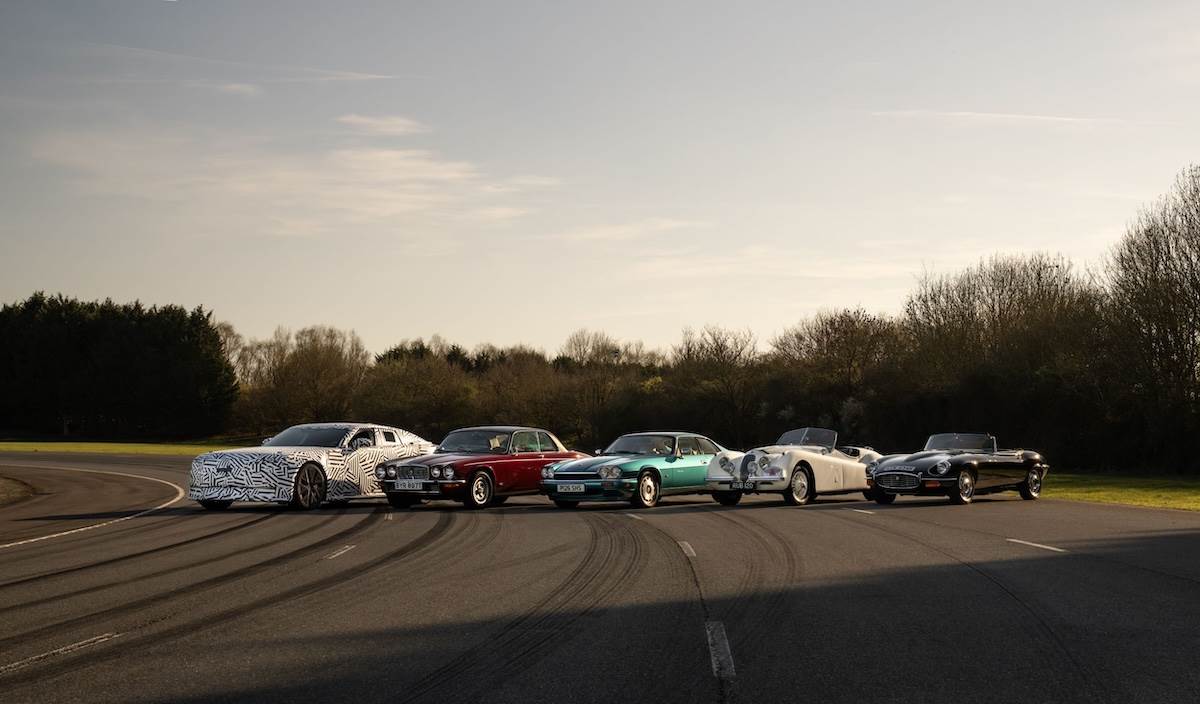 Jaguar工程師重新駕駛了許多品牌經典車,試圖從中找尋Jaguar獨特的品牌精神,注入到全新的奢華四門GT之中。(圖/JLR Taiwan提供)