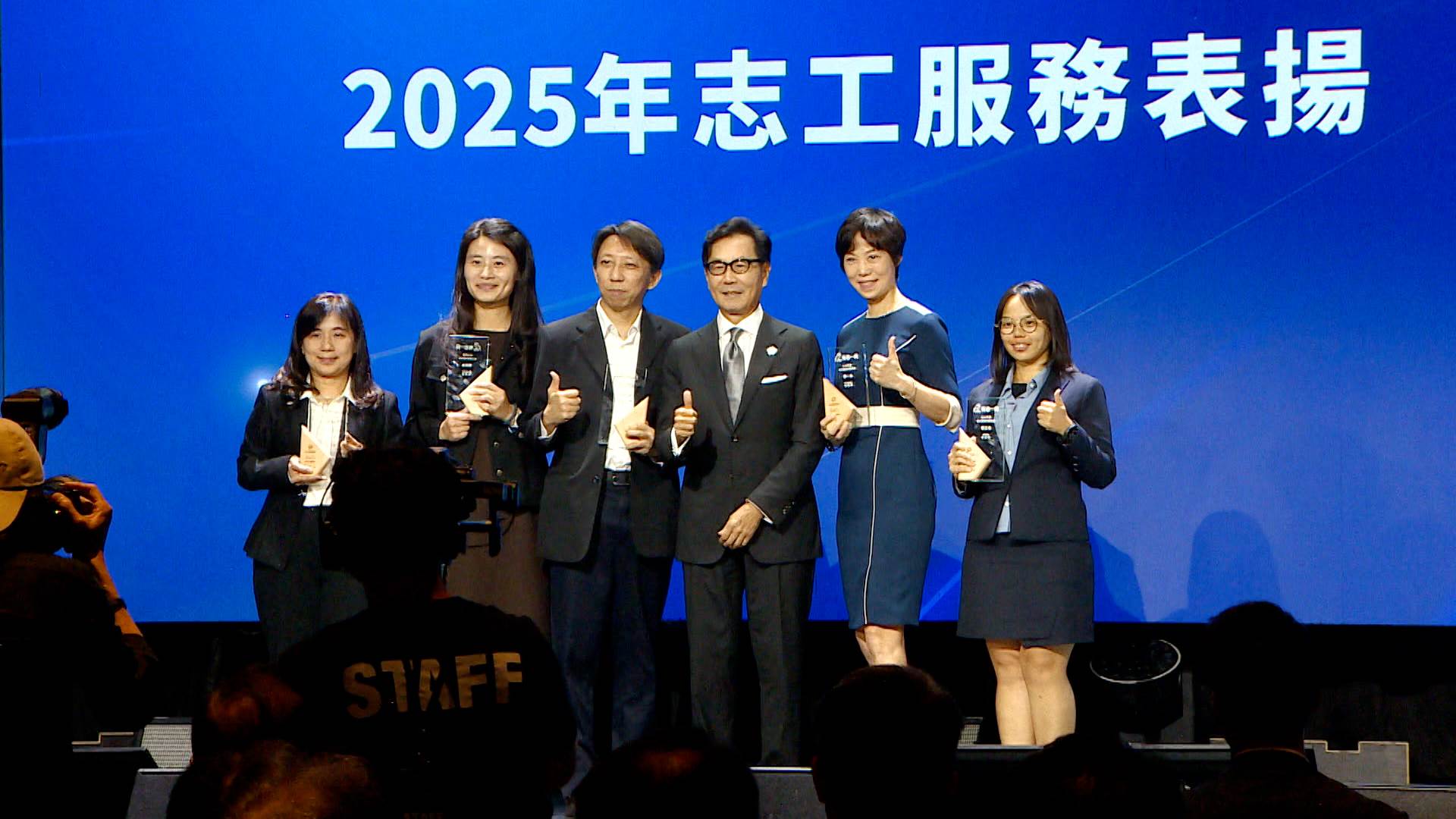 序列 18.00_01_25_05.Still015