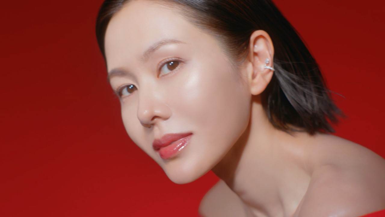 (m2美度全新TVC影片截圖)跨越合作的第五年，孫藝珍從大眾女神進化為「More Me」的精神指標。