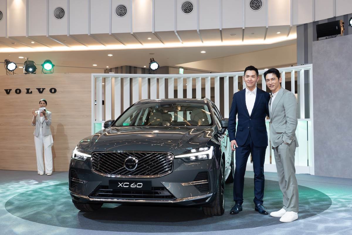 Volvo台灣品牌之友温昇豪（右）與國際富豪汽車總裁林裕凱。（圖／林昱丞攝影）