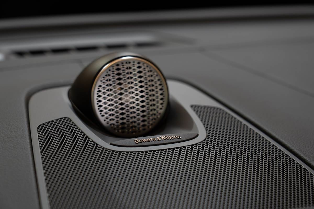 T8車型搭載Bowers & Wilkins量車打造的音響系統。（圖／林昱丞攝影）