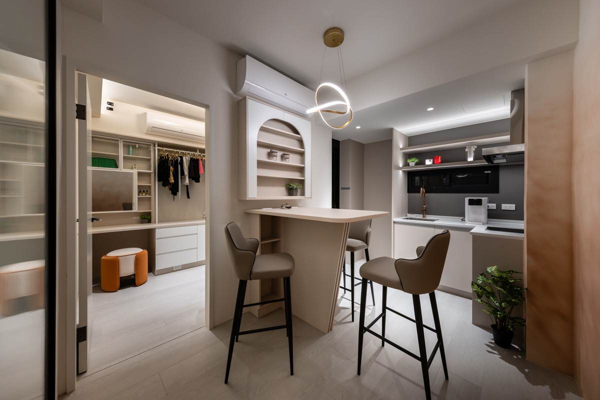 DC3D4D98-3BE0-44CD-A685-572187036F4C