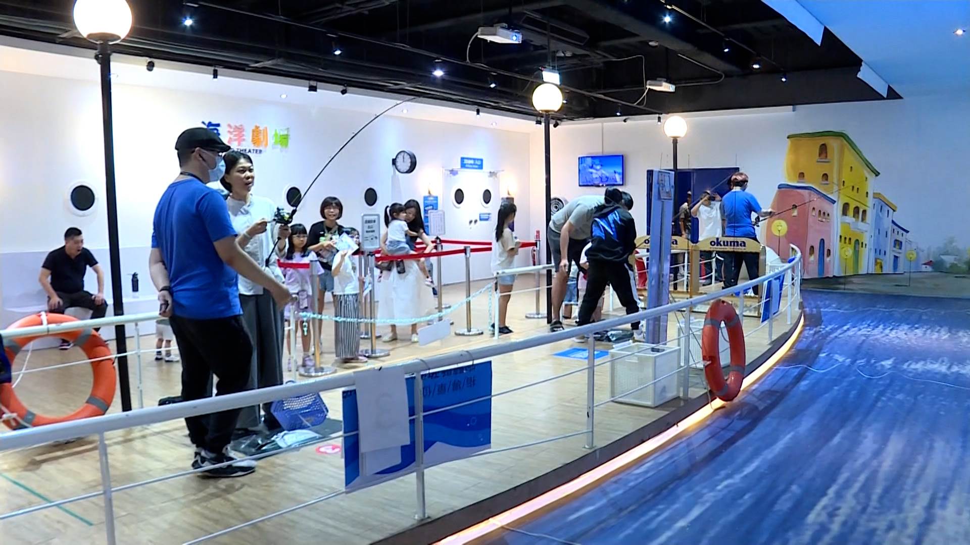 L BAR_整點用(修邊).00_08_54_26.Still075