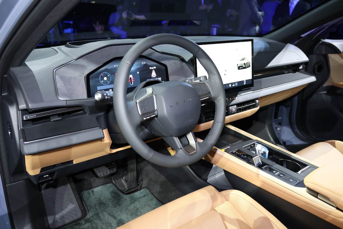 內裝座艙延續Tazuna全環繞駕駛概念，導入14吋多功能資訊整合螢幕與12.3吋全數位儀表板，並結合Hidden Switch感應式隱藏按鈕設計。（圖／Jsaon Hu提供）