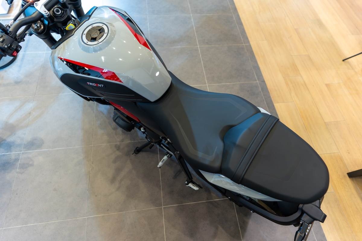 rident 800承襲Triumph一貫的英倫街車語彙。（圖／林昱丞攝影）