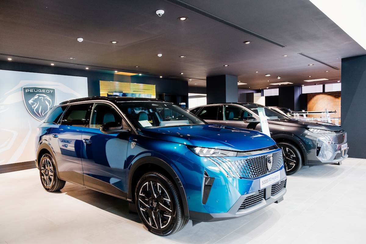 內湖旗艦品牌中心於單一空間內呈現旗下Peugeot、Citroën、Alfa Romeo、Jeep等品牌各自的產品陣容與品牌個性。（圖／寶嘉聯合提供）