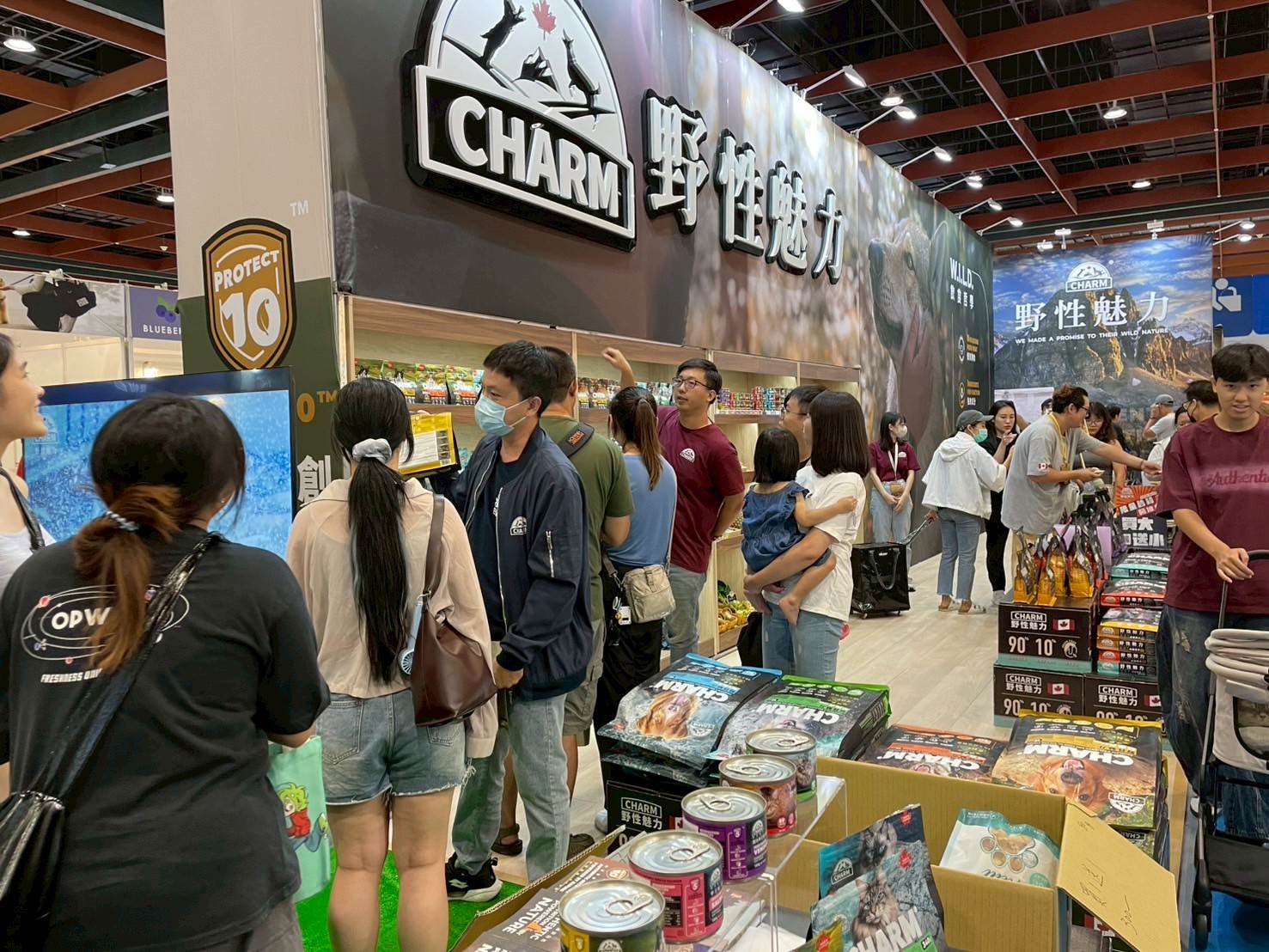 野性魅力主打的「W.I.L.D.」營養哲學，強調以「優質鮮肉、機能性成分、低碳水、高動物性蛋白」打造更符合犬貓生理需求的飲食結購