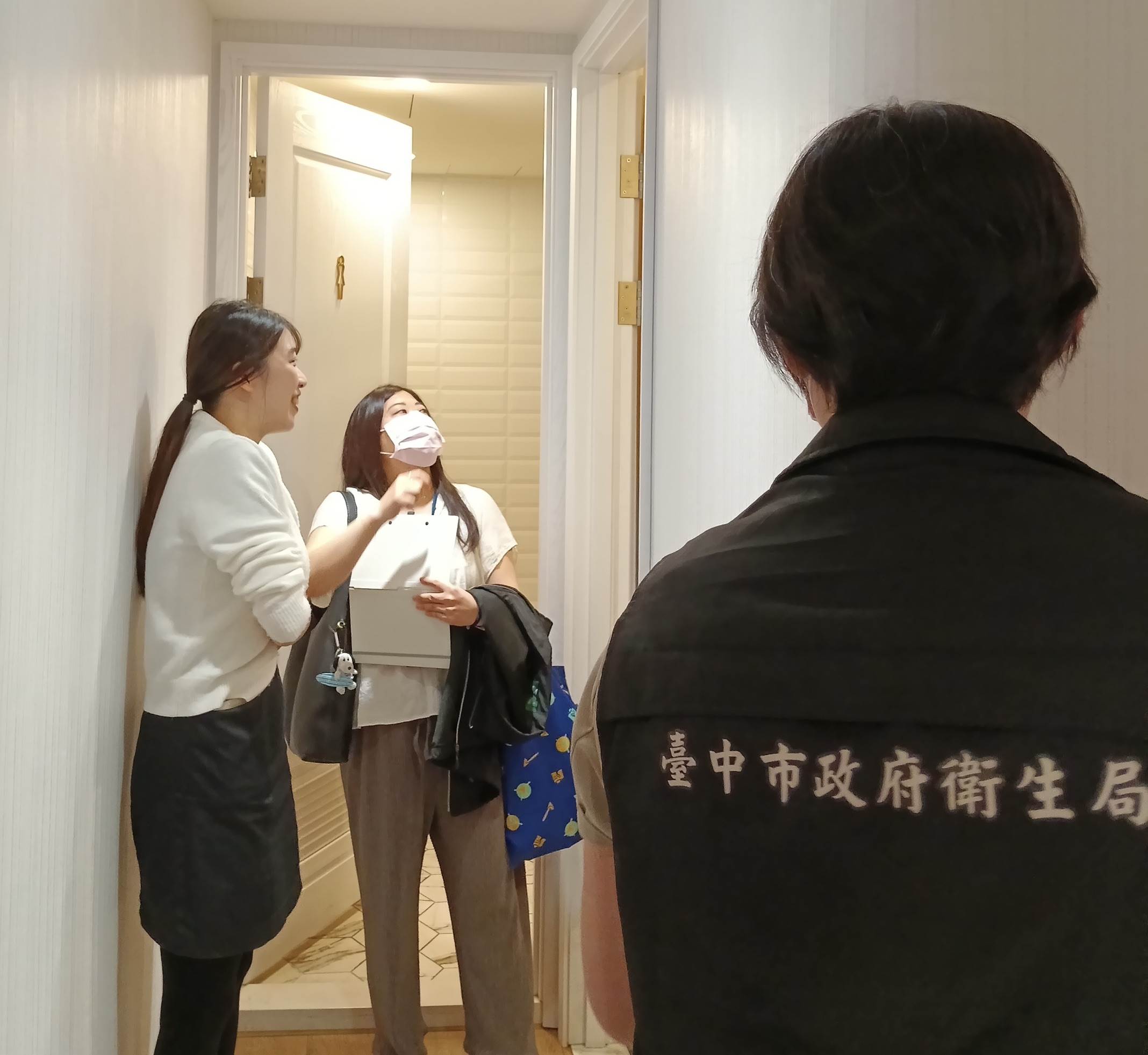 市府稽查光澤診所