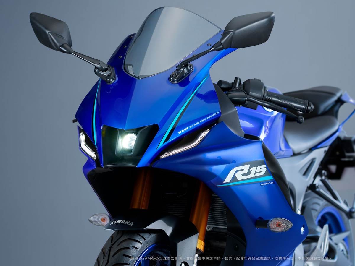 YZF-R15身為R系列最年輕成員，承襲源自頂尖摩托車賽事的Racing DNA，並融入YAMAHA MotoGP賽車「YZR-M1」的設計靈感。（圖／台灣山葉提供）