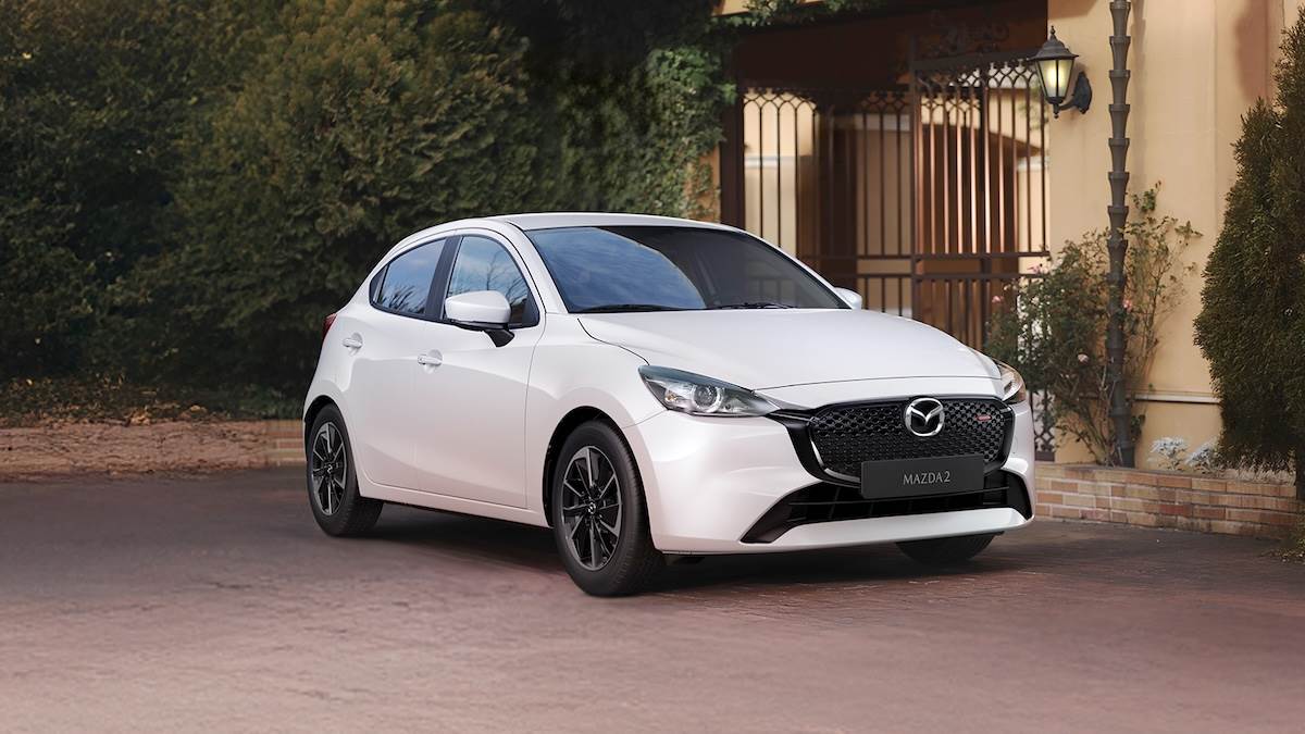 MAZDA2淬鍊版取消了爍黑車外後視鏡以及爍黑鯊魚鰭式天線。(圖/台灣馬自達提供)