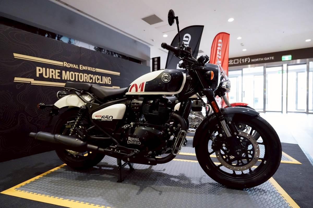 Shotgun 650 Stencil White 復刻白。(圖/Royal Enfield Taiwan提供)
