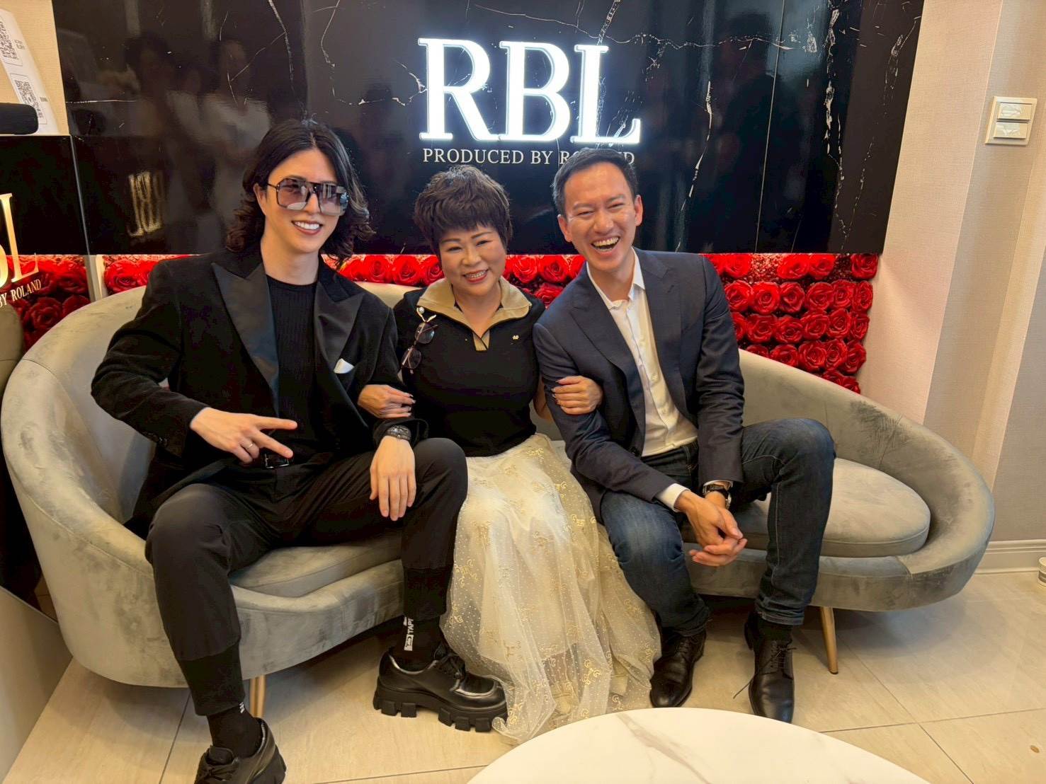 羅蘭與露琺意醫美集團創辦人阮丞輝博士現場與民眾開心互動