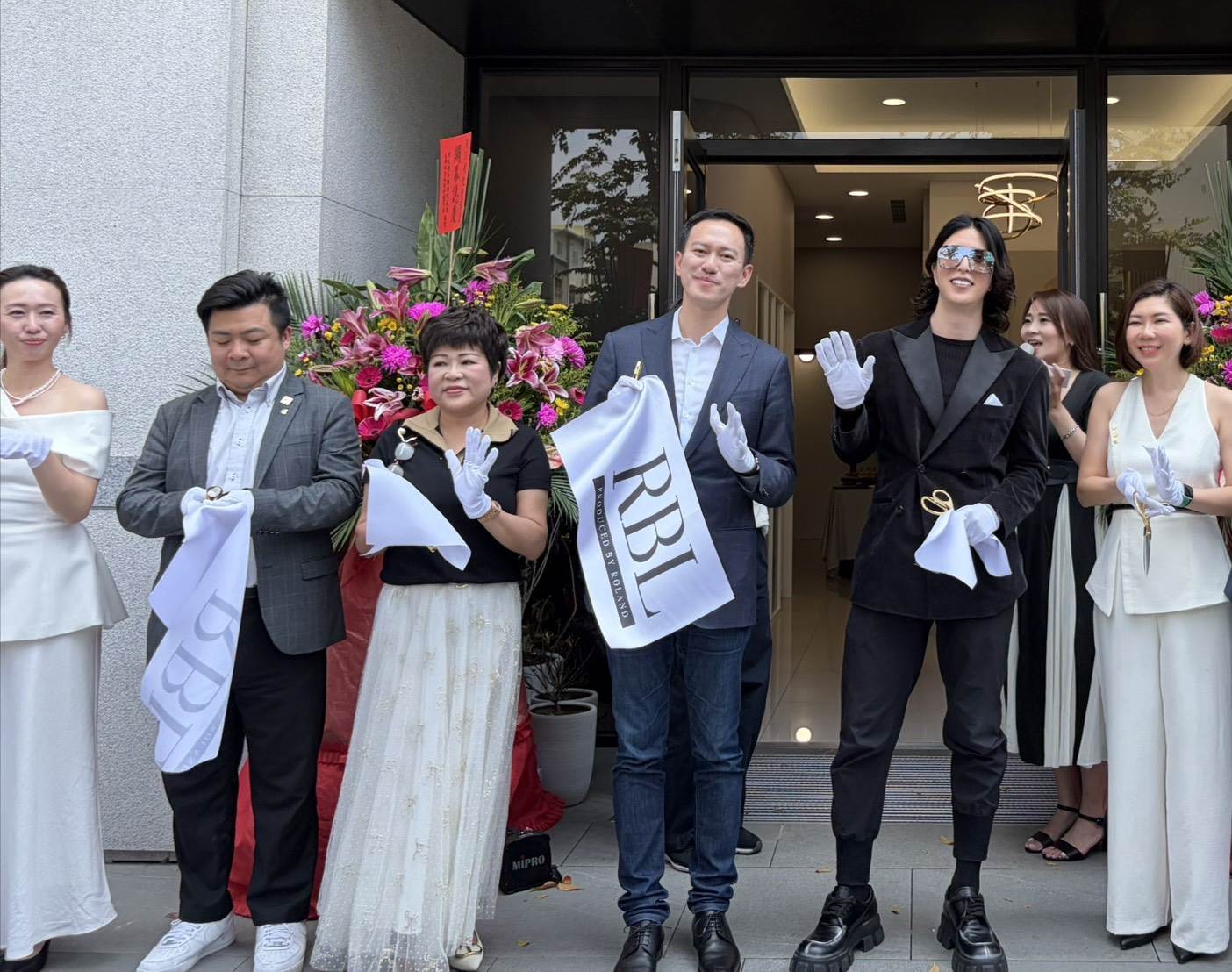 羅蘭親臨彰化RBL開幕！攜手露琺意搶攻千億美學市場