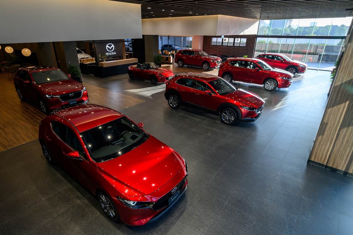 MAZDA北台中旗艦據點採展示中心與維修中心合一的複合式配置，為台灣市場首座採用MAZDA最新品牌識別的實體空間。（圖／台灣馬自達提供）