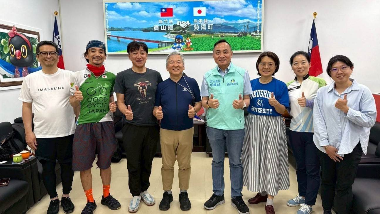 JCC與德島大學專家團拜訪寶山鄉公所邱振瑋鄉長。（圖／中華大學提供）