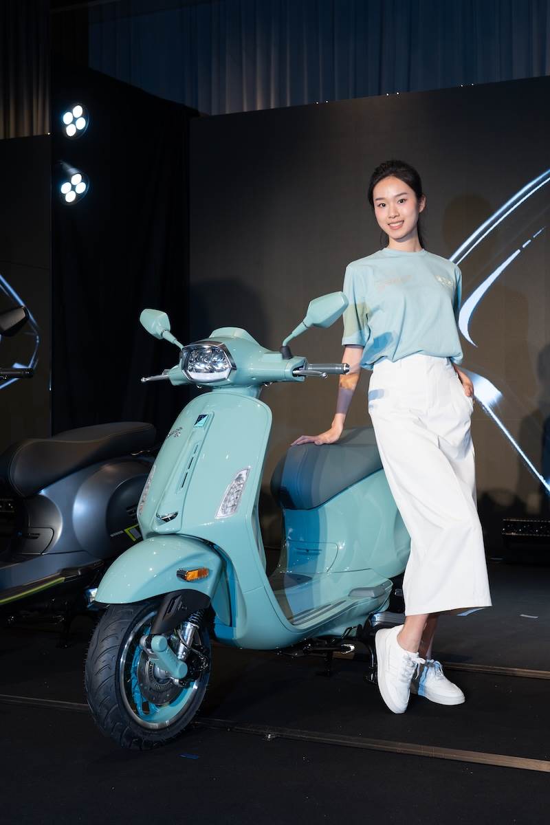 「Vespa 80周年特仕版」以Vespa 98的經典粉彩綠(Verde Pastello)作為主色調。(圖/林昱丞攝影)