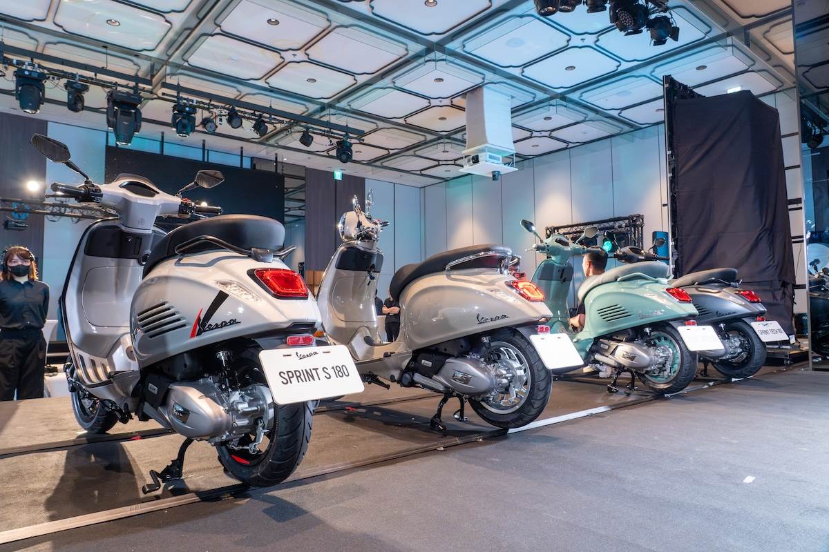 Vespa導入全新180 c.c.引擎車系,相較150 c.c.車系,最大馬力提升20%、扭力輸出提升10%,同時油耗降低12%。(圖/林昱丞攝影)
