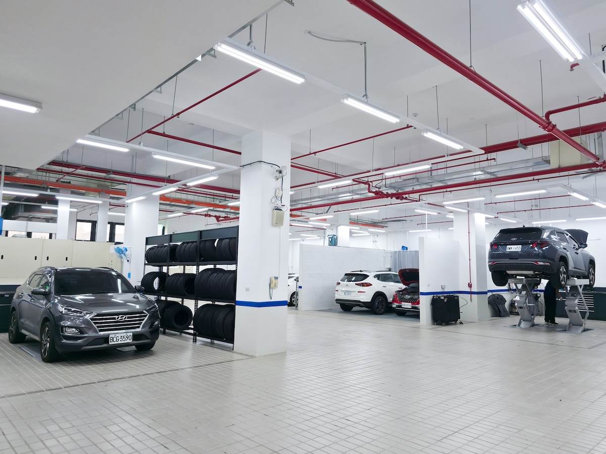 HYUNDAI桃園旗艦據點維修工位由原先10個增加至11個，並提供原廠標準保養維修服務。（圖／南陽實業提供）