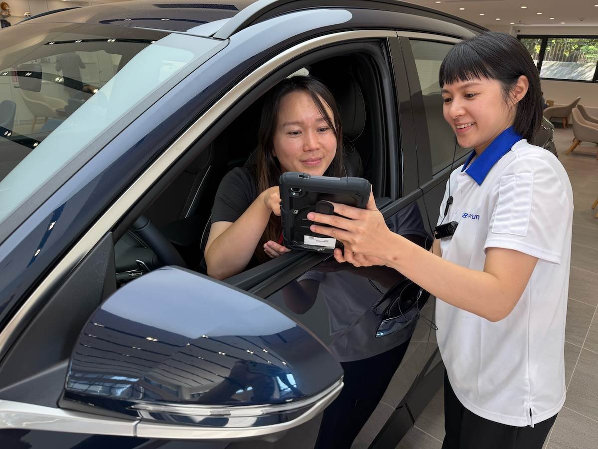 南陽實業自行開發的「HYUNDAI E-SERVICE現代數位服務系統」已在桃園新據點全面啟用。（圖／南陽實業提供）