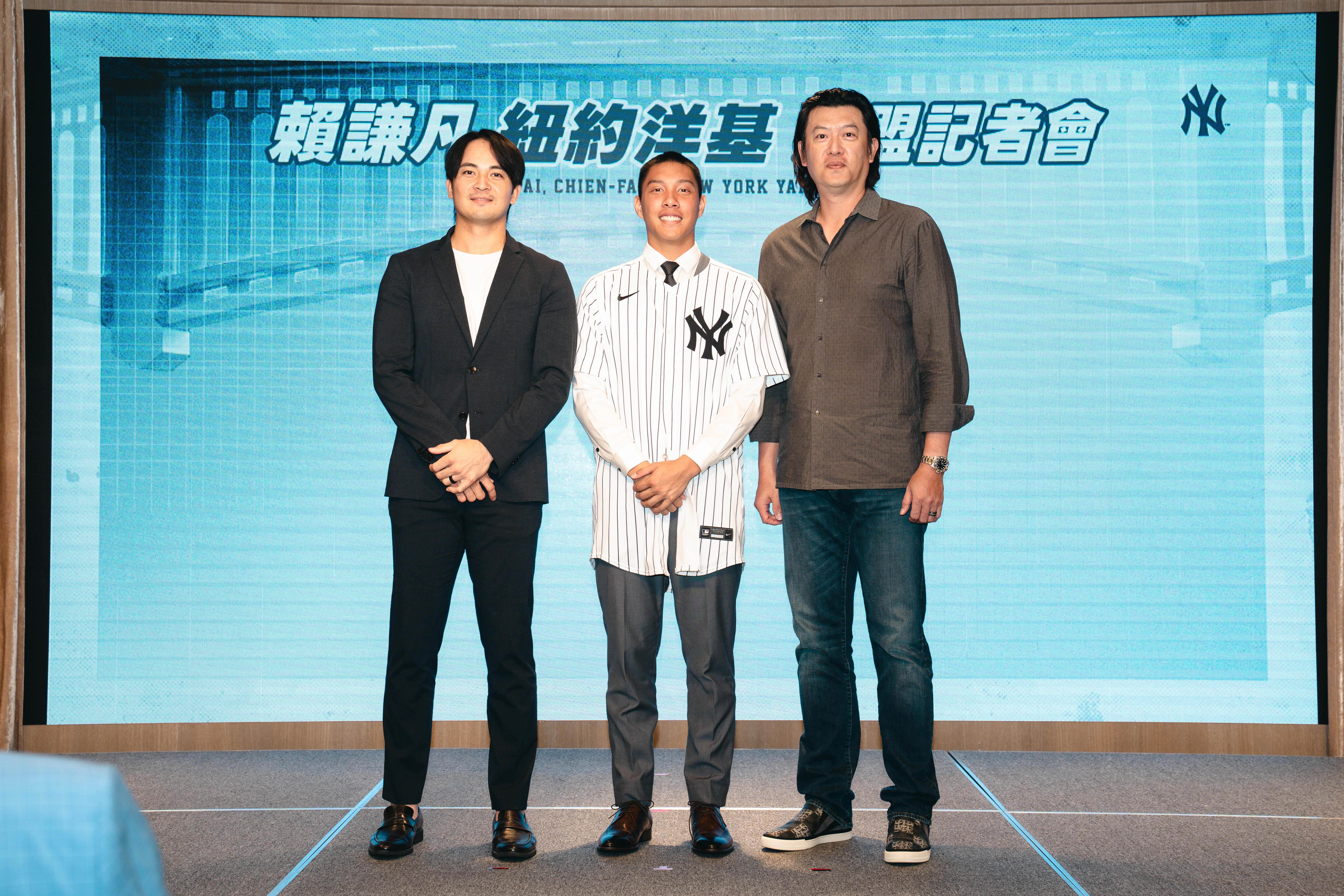 紐約洋基隊史上三位台灣本土球員合影留念。
