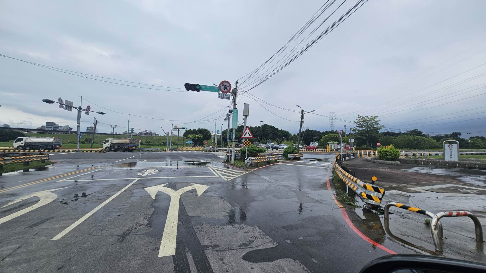 二重疏洪道疏洪十路以北已清洗完成，下午3時開放