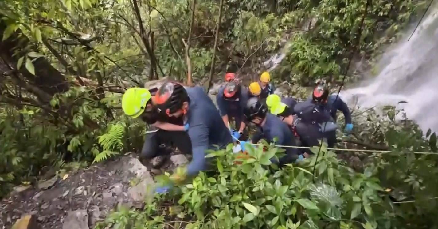 4人當場失去生命跡象，另有1人受傷。（圖／東森新聞）