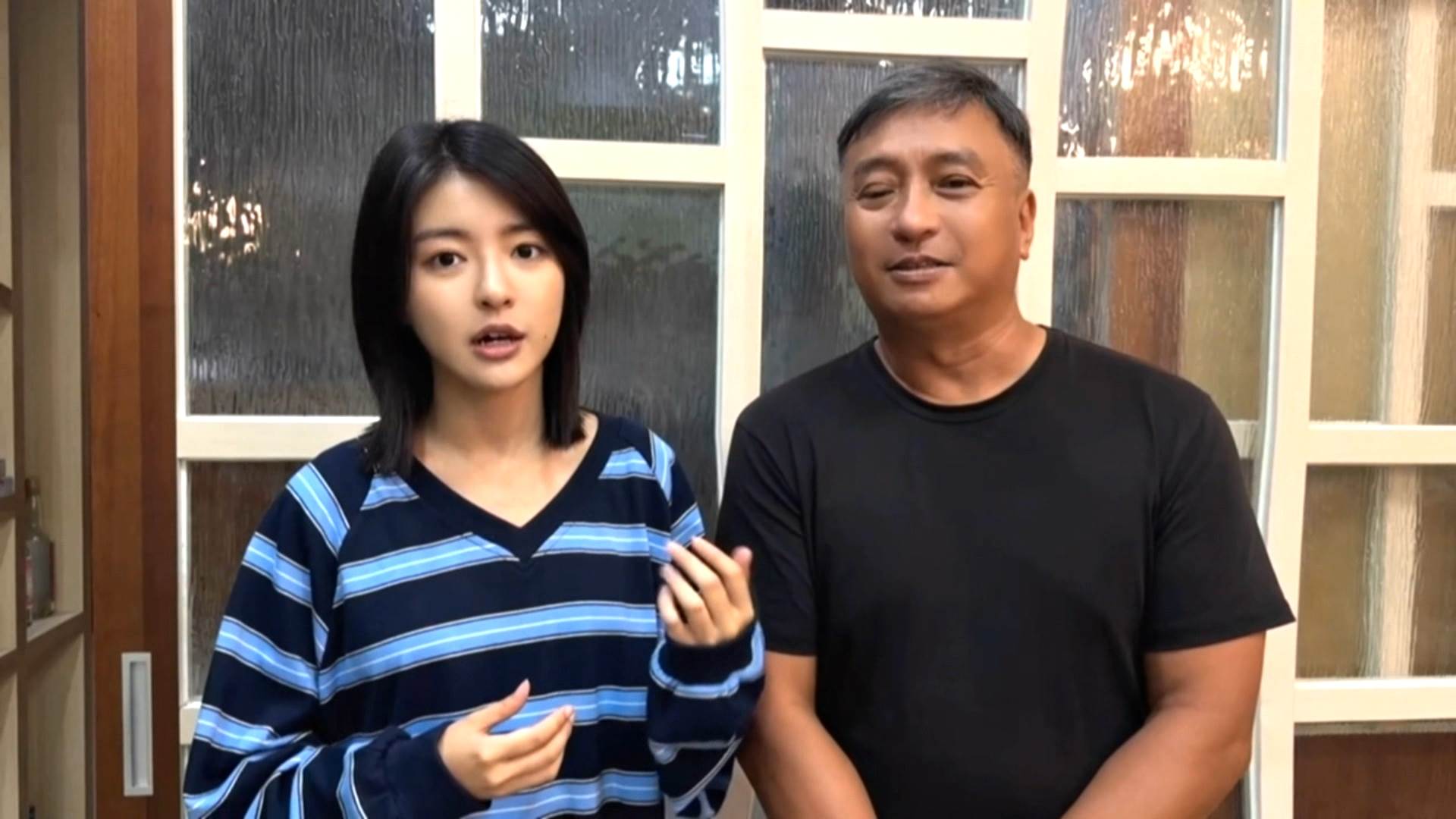 王中平、韓菲父女檔首度同台，為夏戀嘉年華獻唱經典歌曲。（圖／東森新聞）