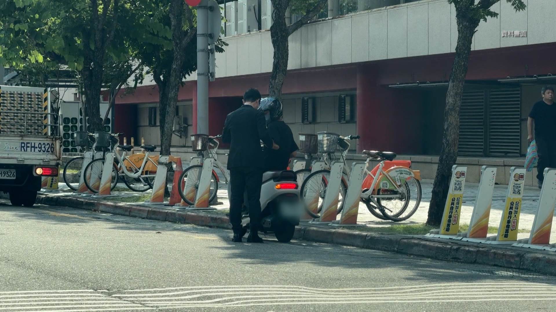 不少民眾認為,若未來法規開放機車載客,可提供更多元、便利的交通選擇。(圖/東森新聞)